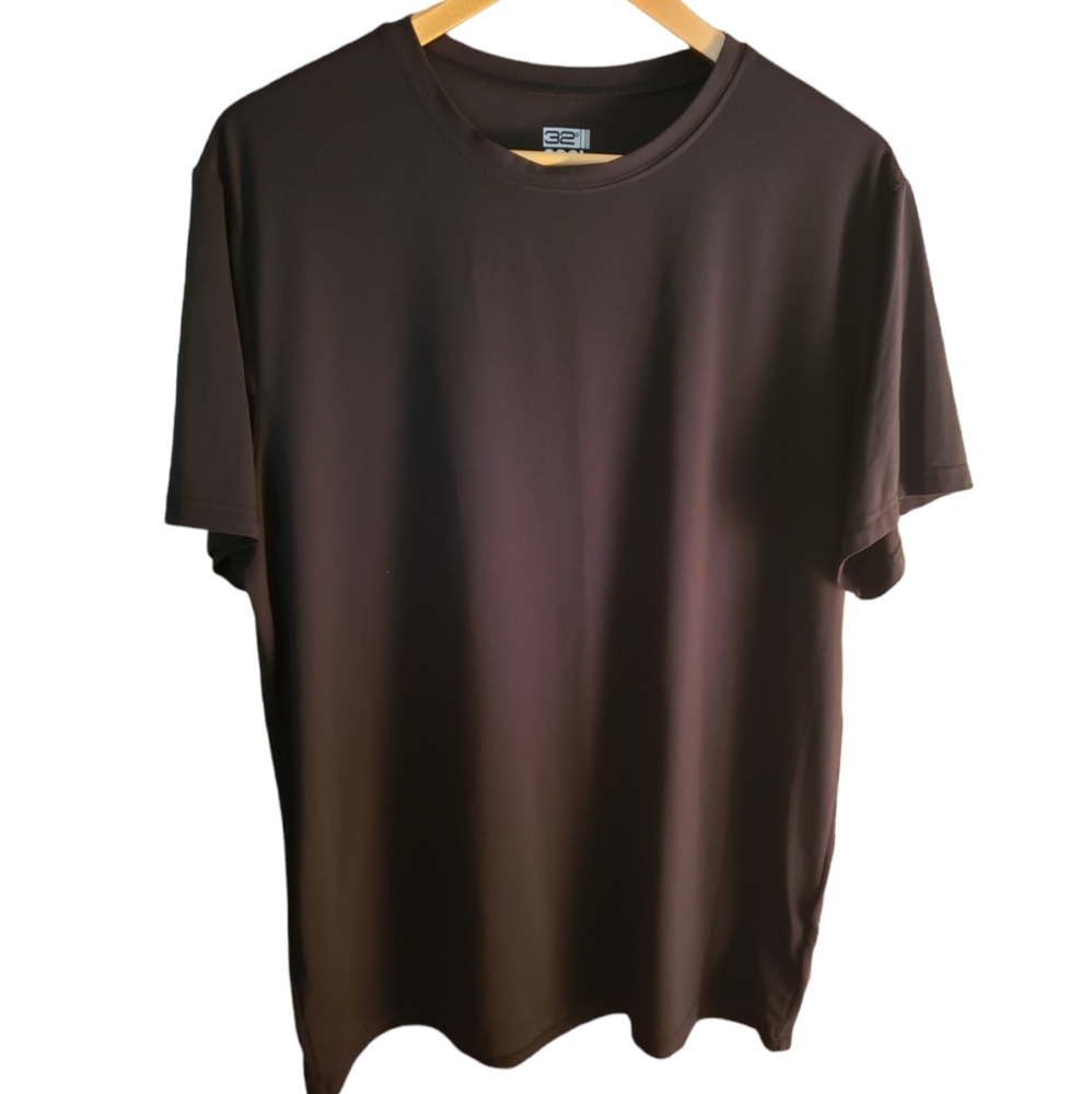 Men's 32 degree cool T-shirt NWOT